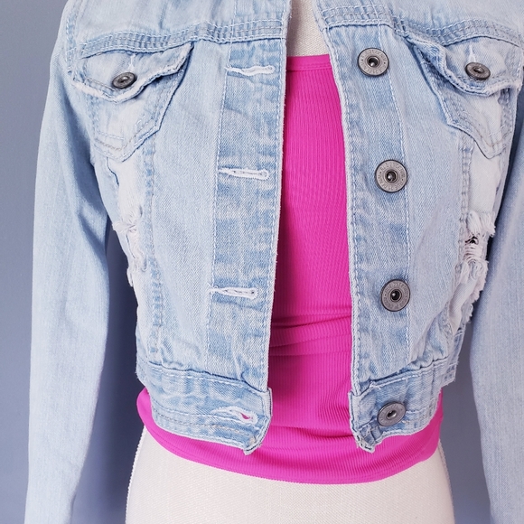 Blazer - Picture 2 of 3